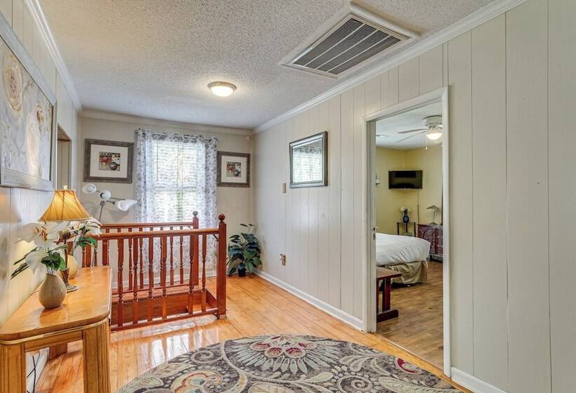 Spacious Charleston Home: Only 3 Mi To Folly Beach