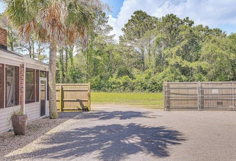 Spacious Charleston Home: Only 3 Mi To Folly Beach