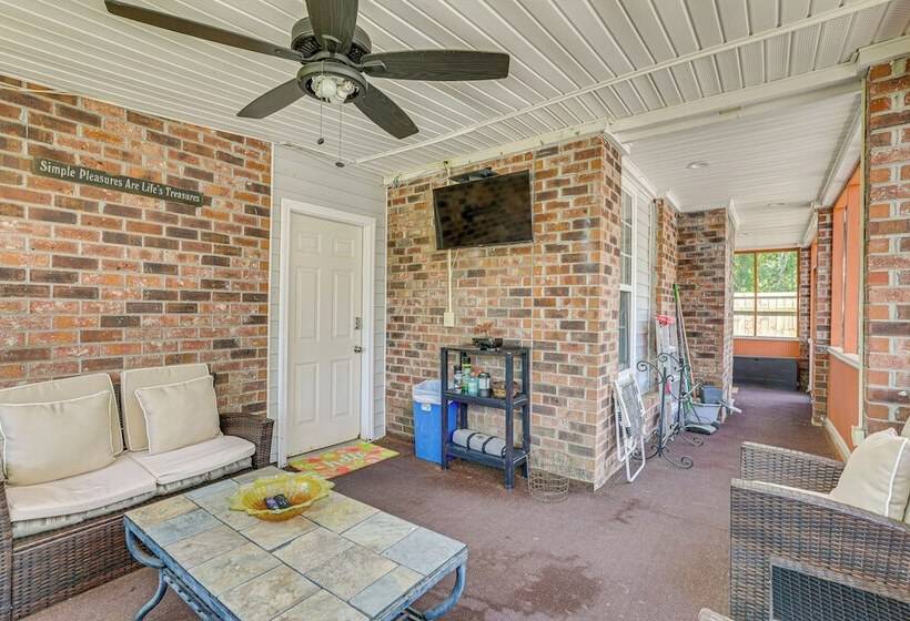 Spacious Charleston Home: Only 3 Mi To Folly Beach