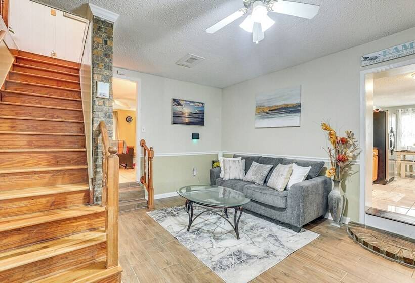 Spacious Charleston Home: Only 3 Mi To Folly Beach