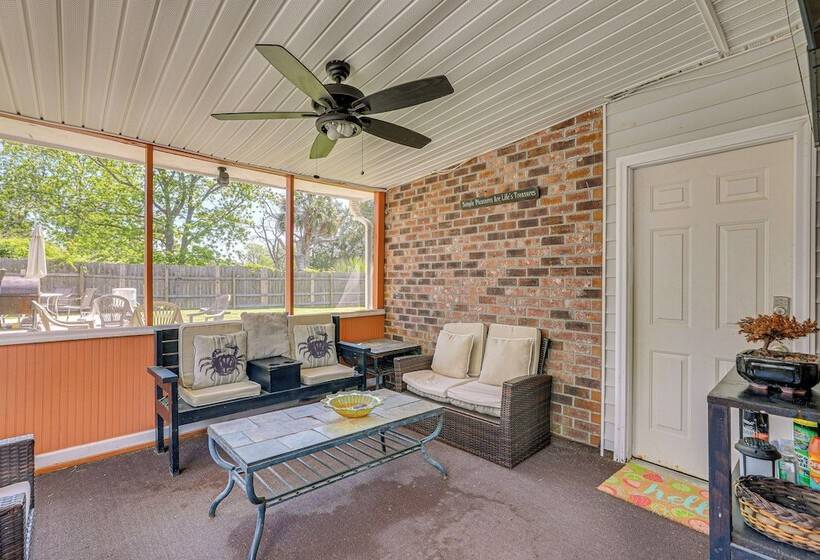Spacious Charleston Home: Only 3 Mi To Folly Beach