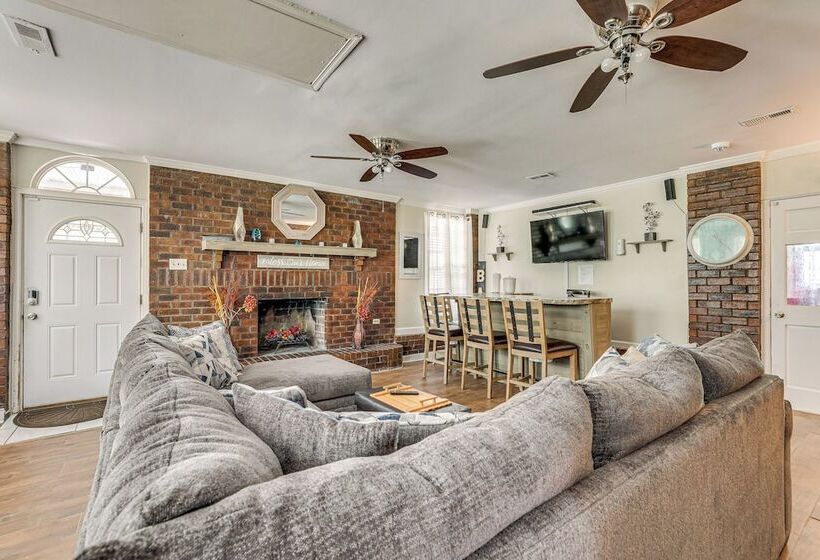 Spacious Charleston Home: Only 3 Mi To Folly Beach