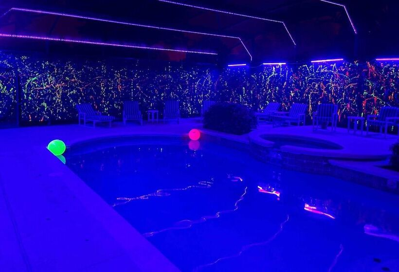 Spacious Family Home W/ Pool   3 Mi To Disney