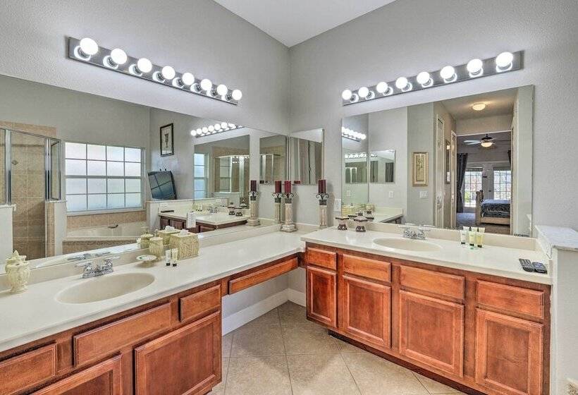 Spacious Family Home W/ Pool   3 Mi To Disney