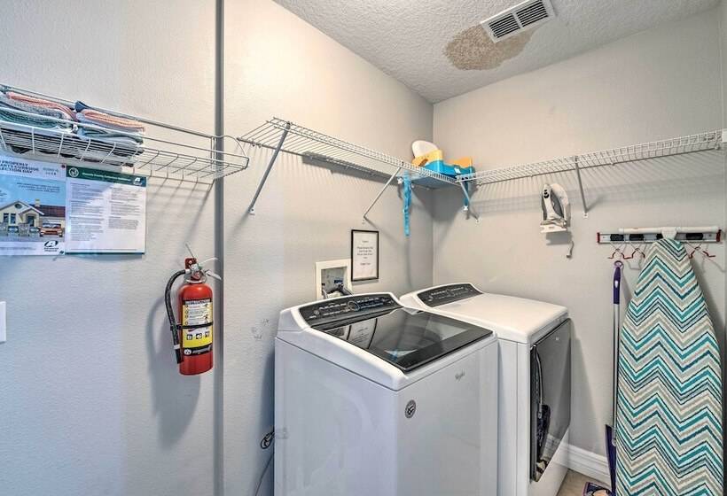 Spacious Family Home W/ Pool   3 Mi To Disney