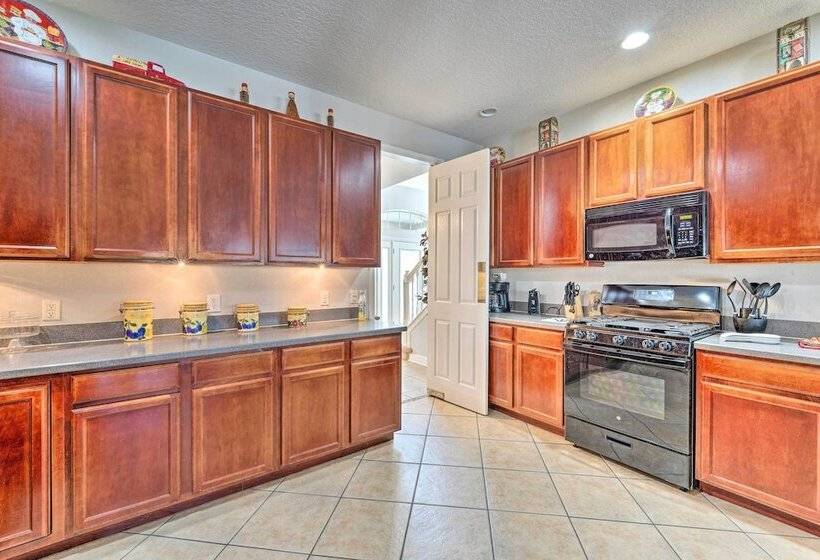 Spacious Family Home W/ Pool   3 Mi To Disney