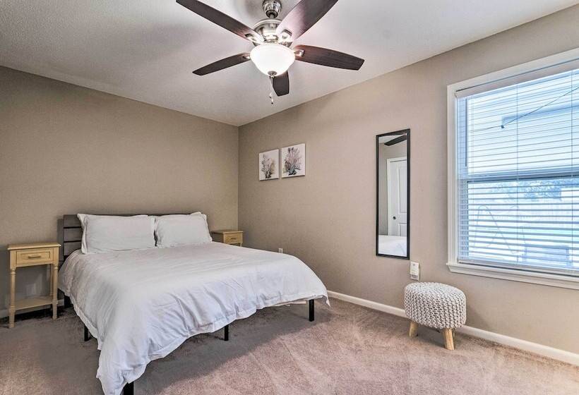 Spacious Fort Walton Beach Home ~ 2 Mi To Beach!