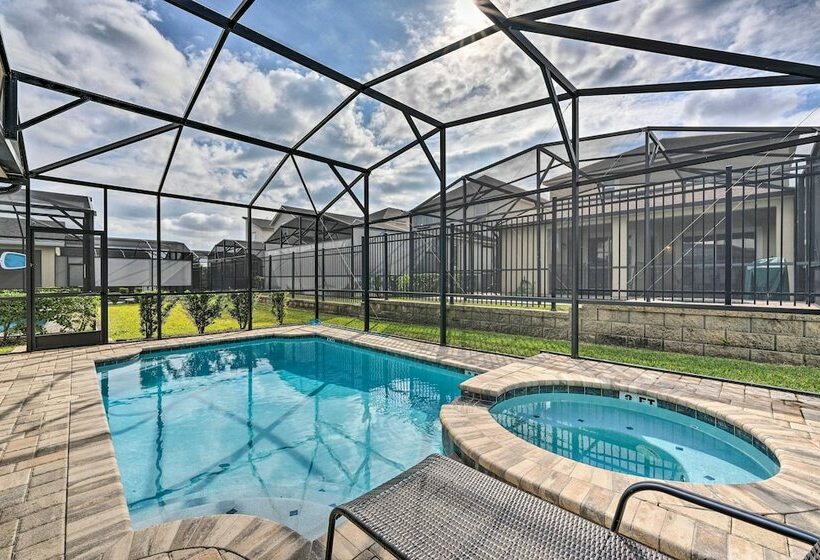 Spacious Home W/ Private Pool, 7 Mi To Disney