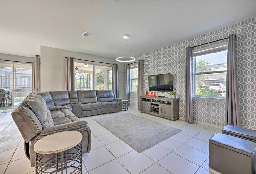 Spacious Home W/ Private Pool, 7 Mi To Disney