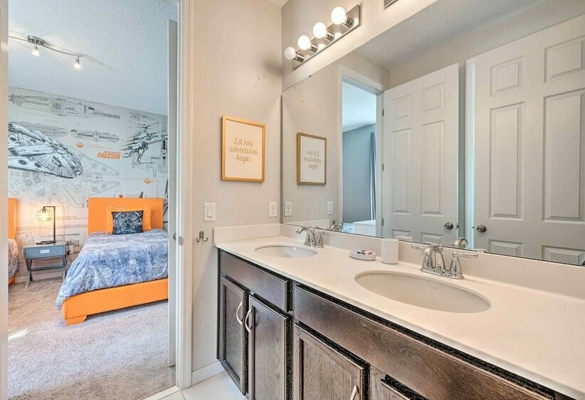 Spacious Home W/ Private Pool, 7 Mi To Disney