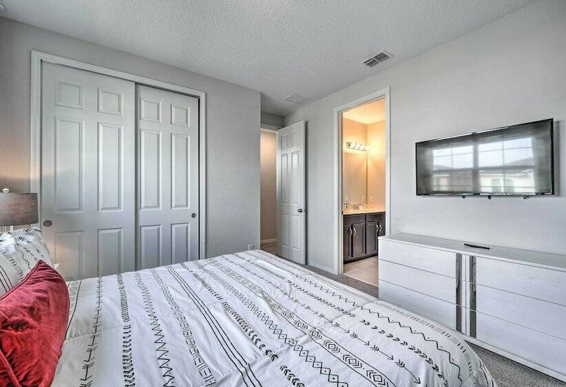 Spacious Home W/ Private Pool, 7 Mi To Disney