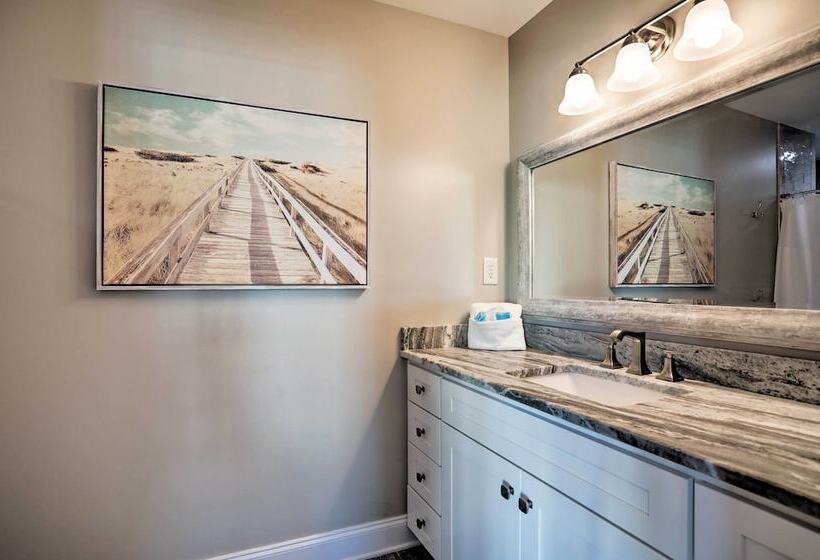 Spacious Murrells Inlet Hub W/ Pool, Walk To Shore