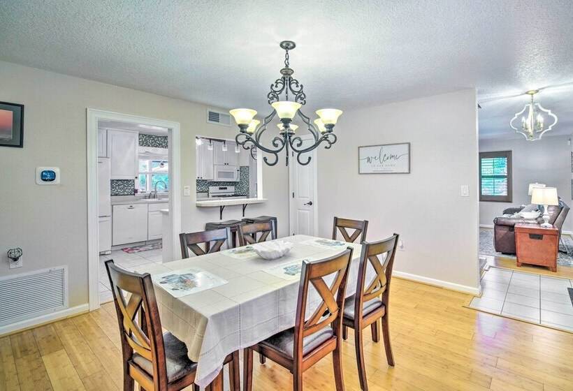 Spacious Satellite Beach Home: Walk To Shore!