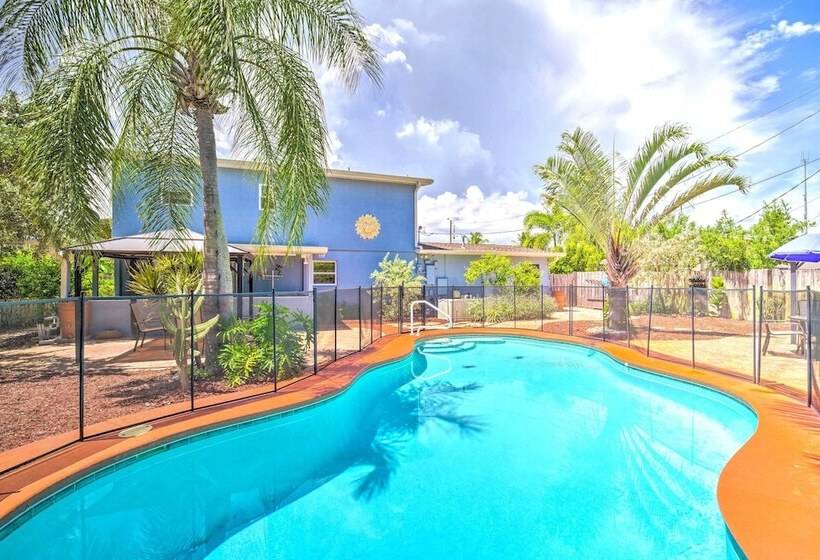 Spacious Satellite Beach Home: Walk To Shore!