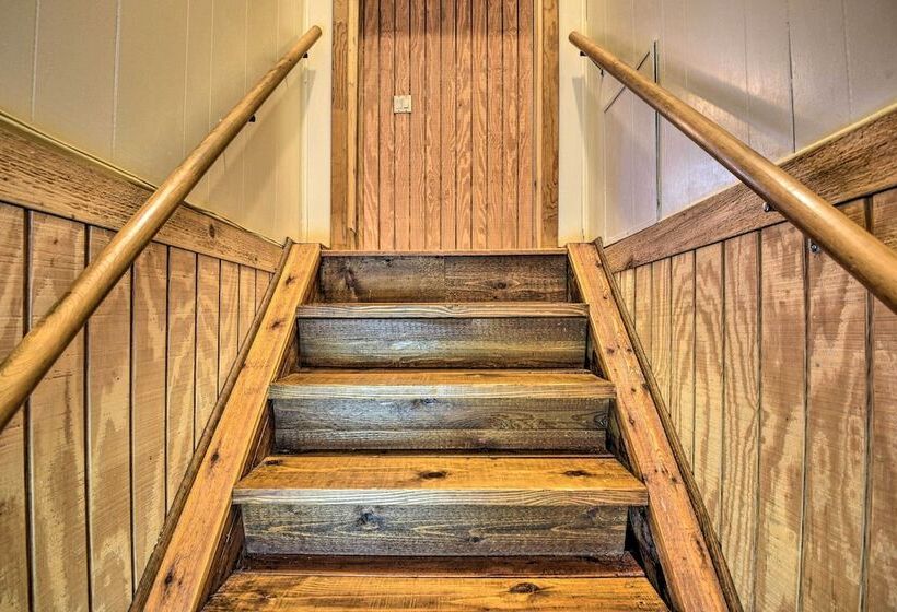 St Johns River Canal Home W/ Grill!