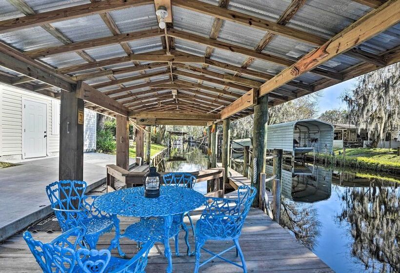 St Johns River Canal Home W/ Grill!