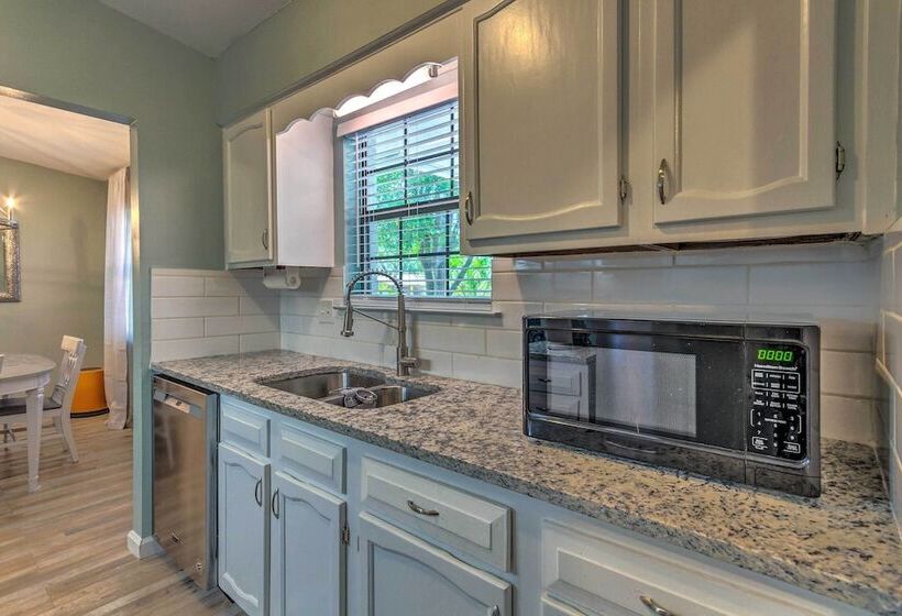 Stellar Fort Walton Retreat ~ 2 Mi To Beach!