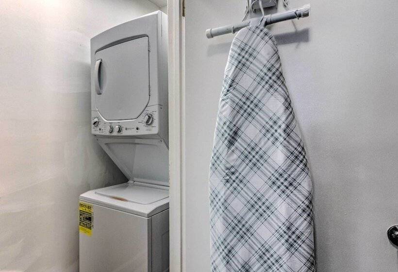 Stellar Fort Walton Retreat ~ 2 Mi To Beach!