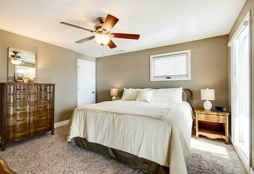 Stunning Lake Ozark Retreat W/ Dock & Boat Slip!