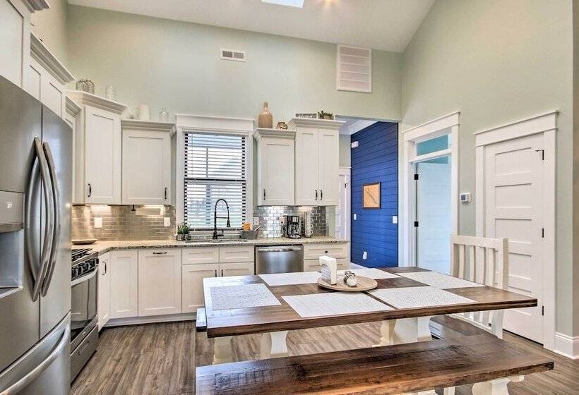 Stunning Lakefront Retreat W/ Dock Access!