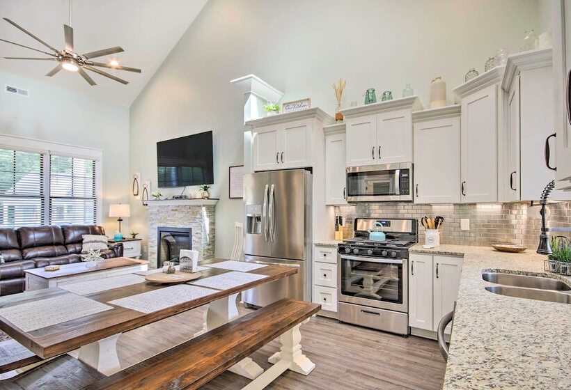 Stunning Lakefront Retreat W/ Dock Access!