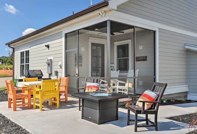 Stunning Lakefront Retreat W/ Dock Access!