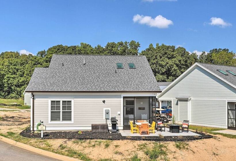 Stunning Lakefront Retreat W/ Dock Access!