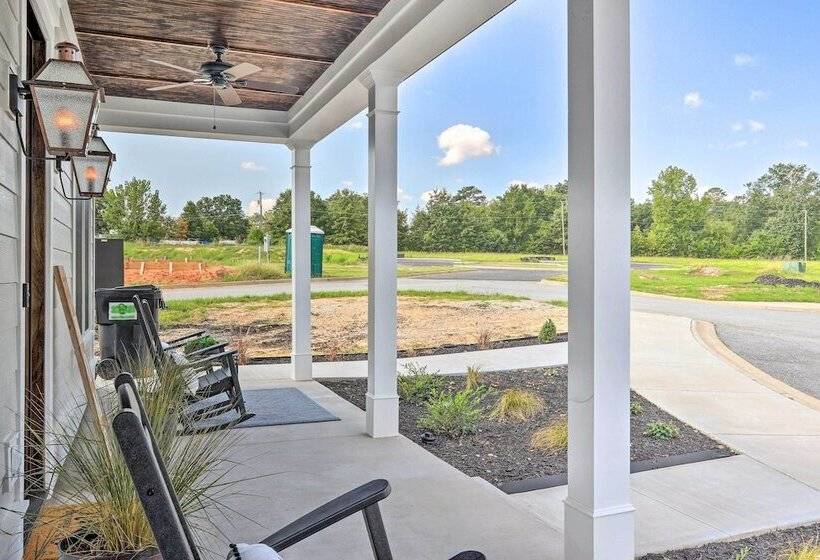 Stunning Lakefront Retreat W/ Dock Access!