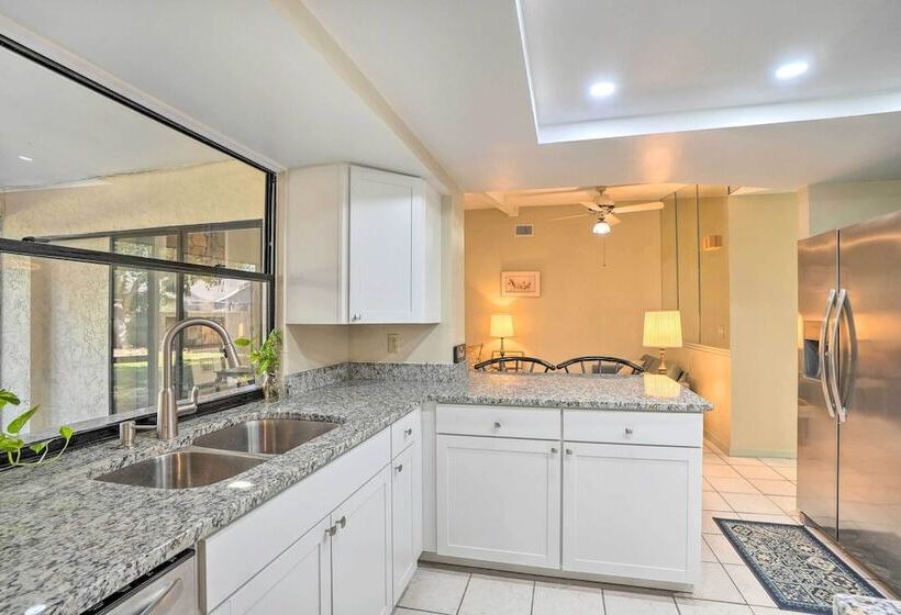 Stunning Retreat ~ 3 Miles To Pier!