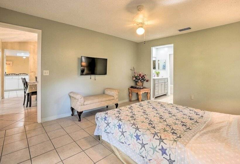 Stunning Retreat ~ 3 Miles To Pier!