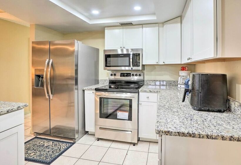 Stunning Retreat ~ 3 Miles To Pier!