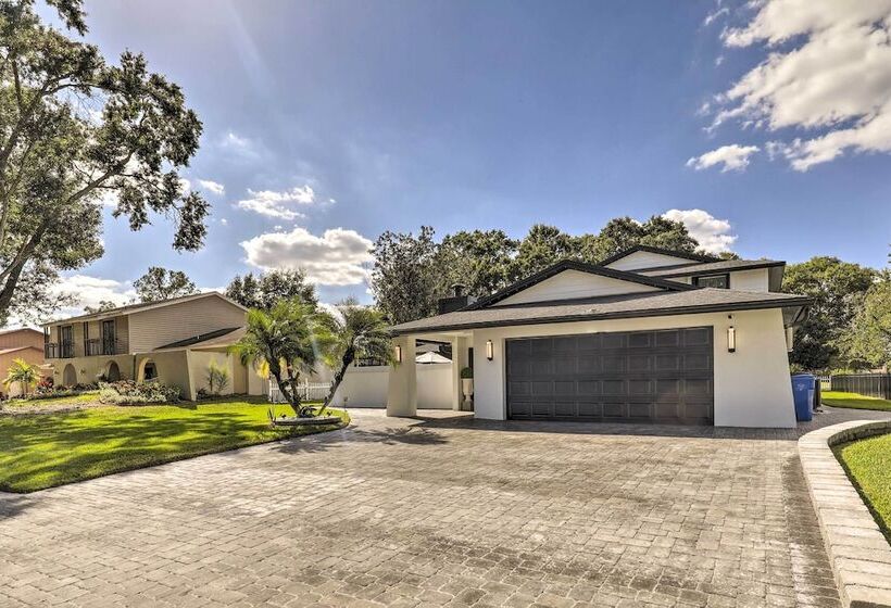 Stunning Tampa Oasis ~ 15 Mi From Downtown!