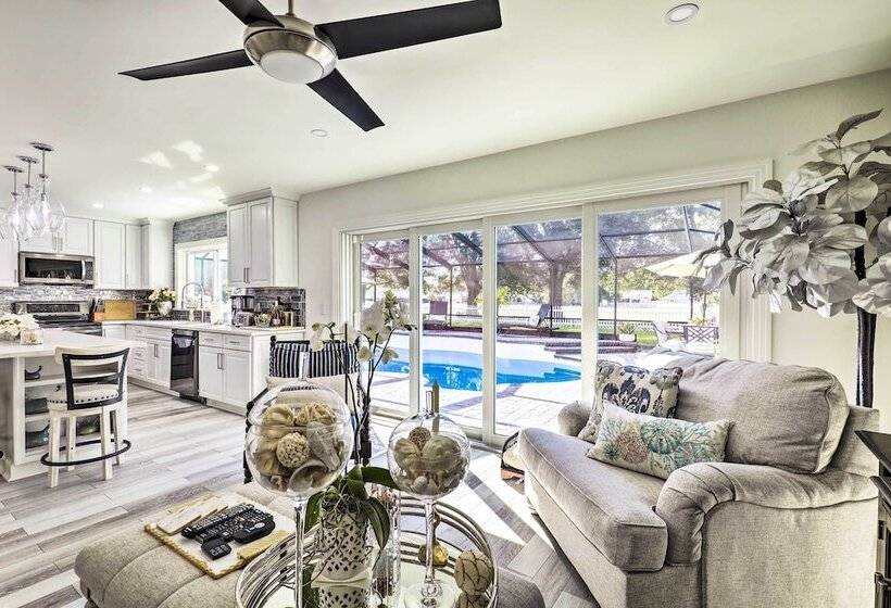 Stunning Tampa Oasis ~ 15 Mi From Downtown!