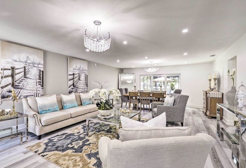 Stunning Tampa Oasis ~ 15 Mi From Downtown!