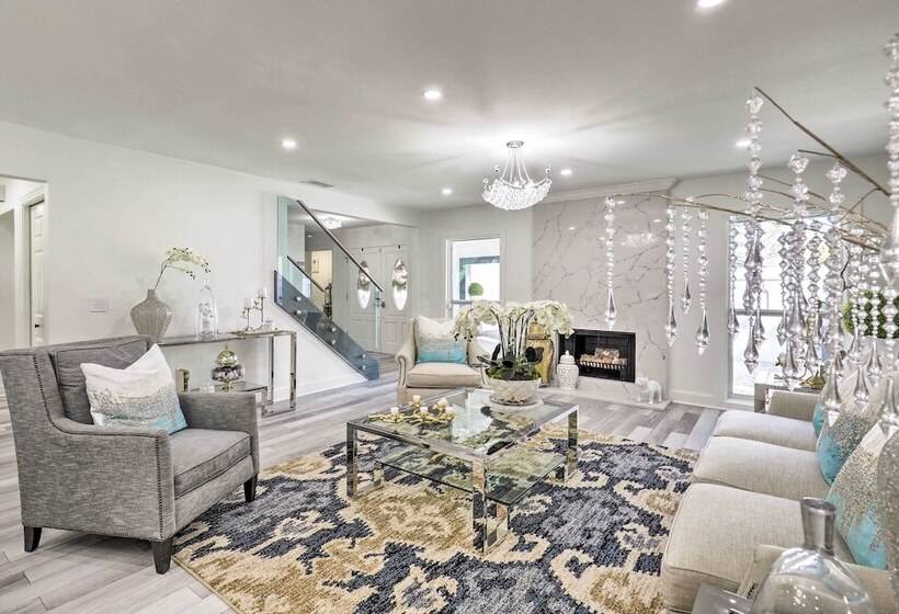 Stunning Tampa Oasis ~ 15 Mi From Downtown!