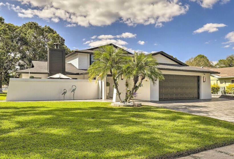 Stunning Tampa Oasis ~ 15 Mi From Downtown!