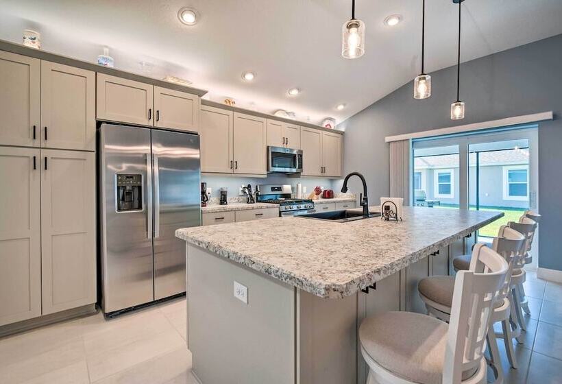 Sunlit Escape In The Villages W/ Screened Porch!