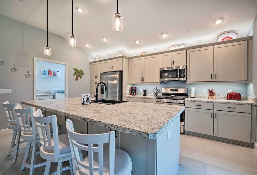 Sunlit Escape In The Villages W/ Screened Porch!