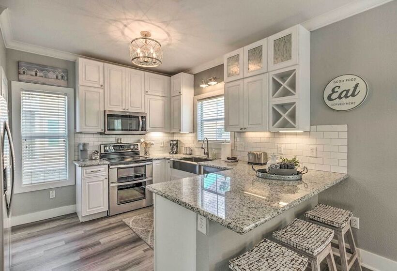 On Site Beach Bar: Sunny Perdido Key Cottage!