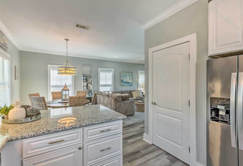 On Site Beach Bar: Sunny Perdido Key Cottage!