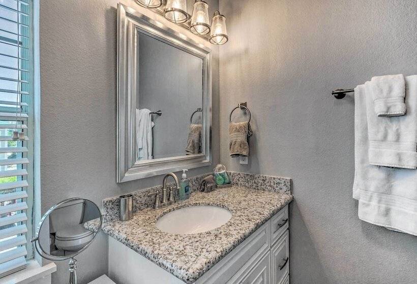 On Site Beach Bar: Sunny Perdido Key Cottage!