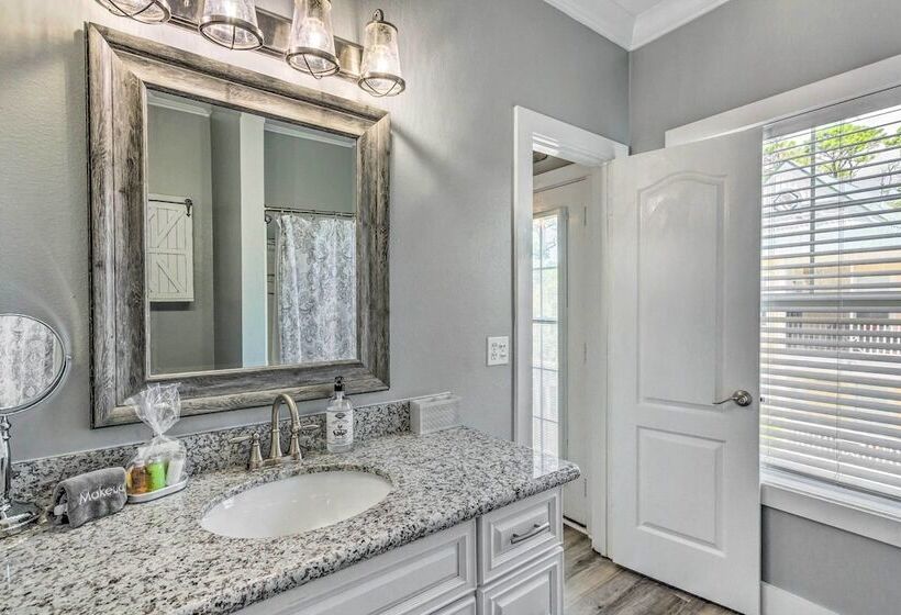 On Site Beach Bar: Sunny Perdido Key Cottage!