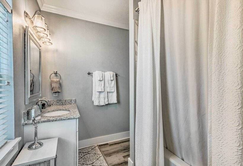 On Site Beach Bar: Sunny Perdido Key Cottage!