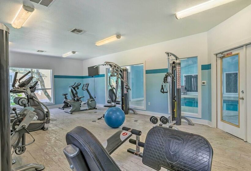 On Site Beach Bar: Sunny Perdido Key Cottage!