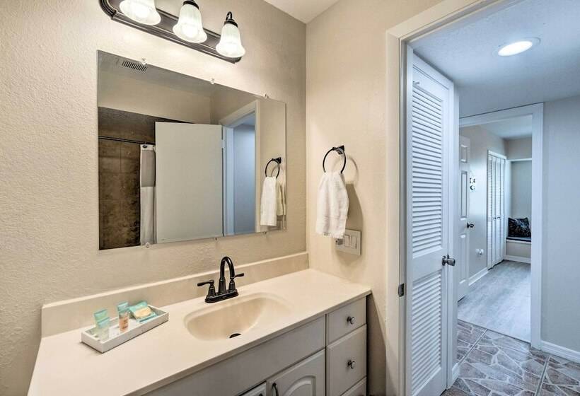 Sunny Port Charlotte Family Retreat: 3 Mi To Beach