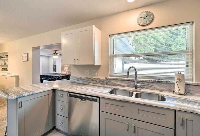 Sunny Port Charlotte Family Retreat: 3 Mi To Beach