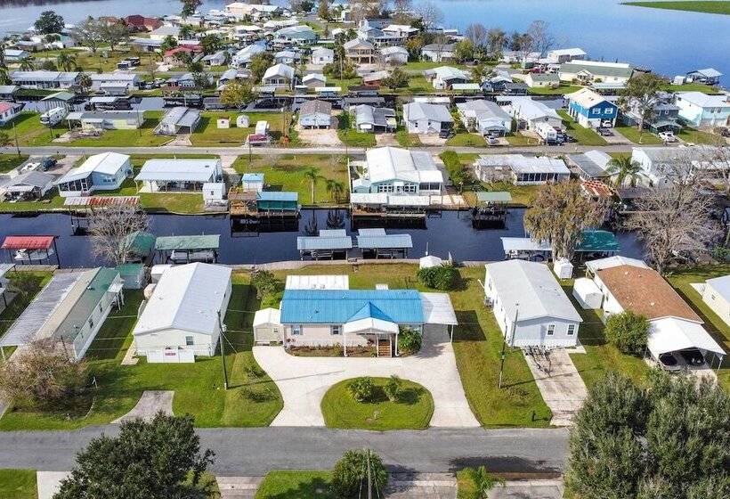 Sunny Waterfront Welaka Home W/ Private Dock!