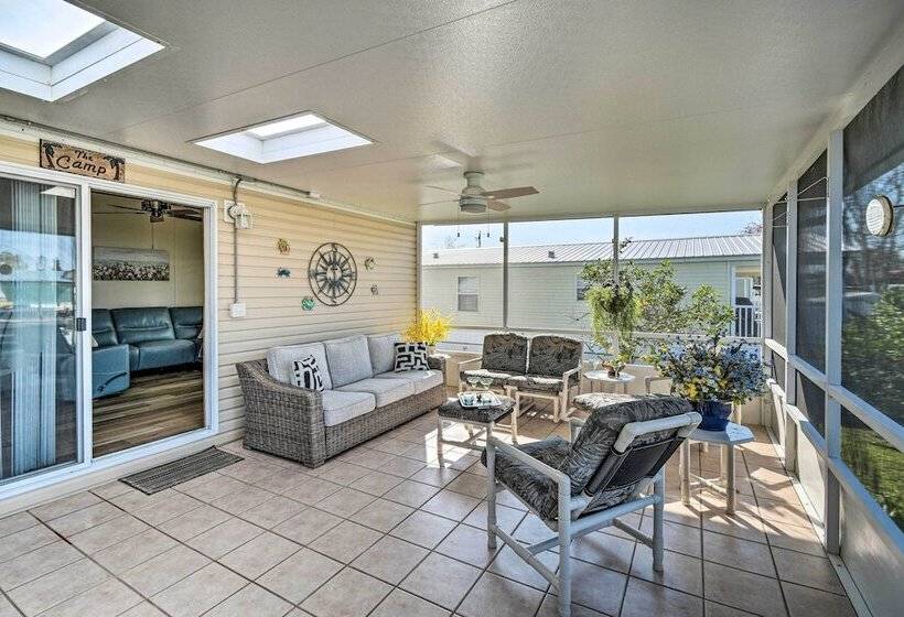 Sunny Waterfront Welaka Home W/ Private Dock!