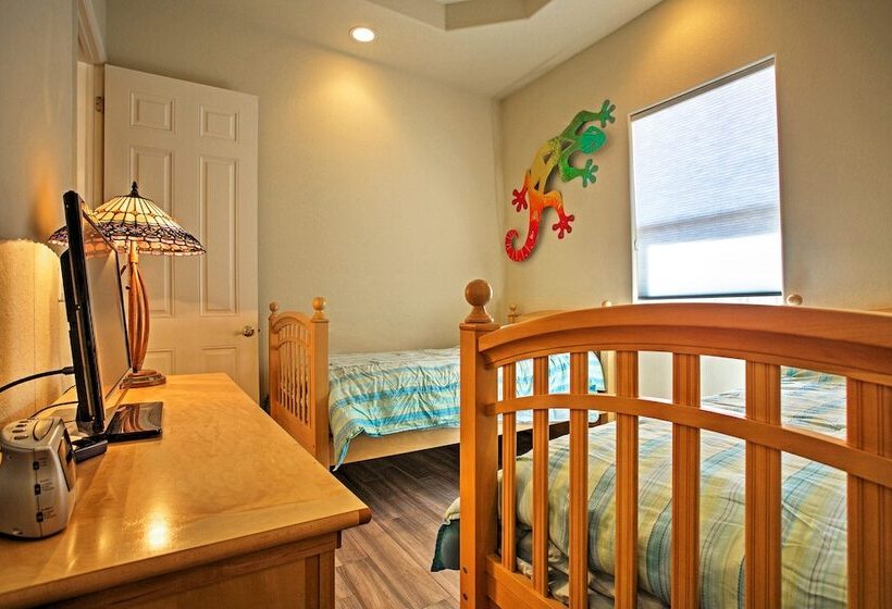 Superb Naples Home W/ Den & Private Saltwater Pool