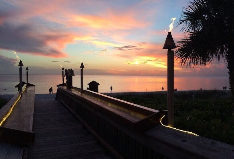 Superb Naples Home W/ Den & Private Saltwater Pool